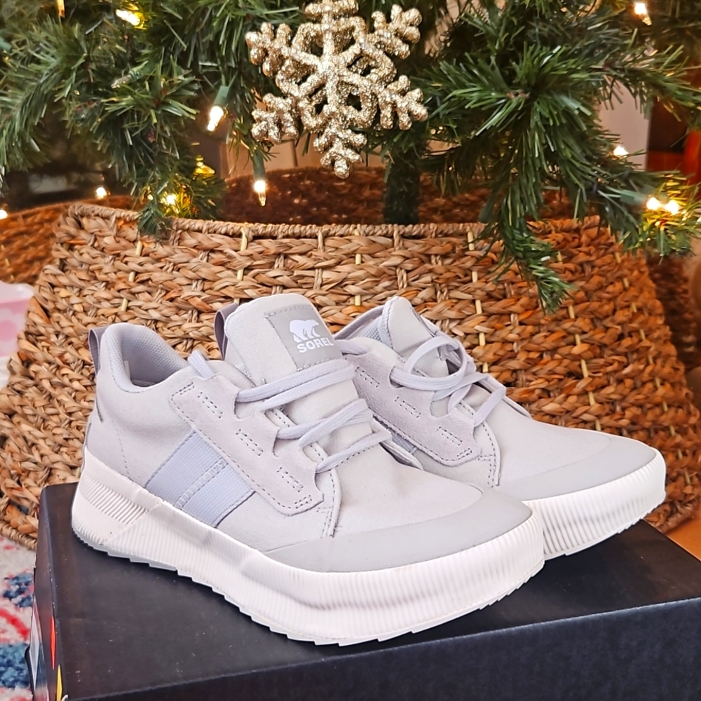 Sorel out n about III canvas waterproof sneakers 7.5 NWT in box